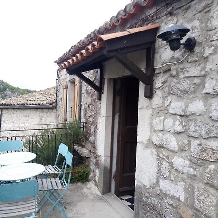 Maison Pierre Et Voute Au Coeur Du Village بالازوك المظهر الخارجي الصورة