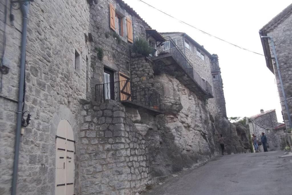 Maison Pierre Et Voute Au Coeur Du Village بالازوك المظهر الخارجي الصورة