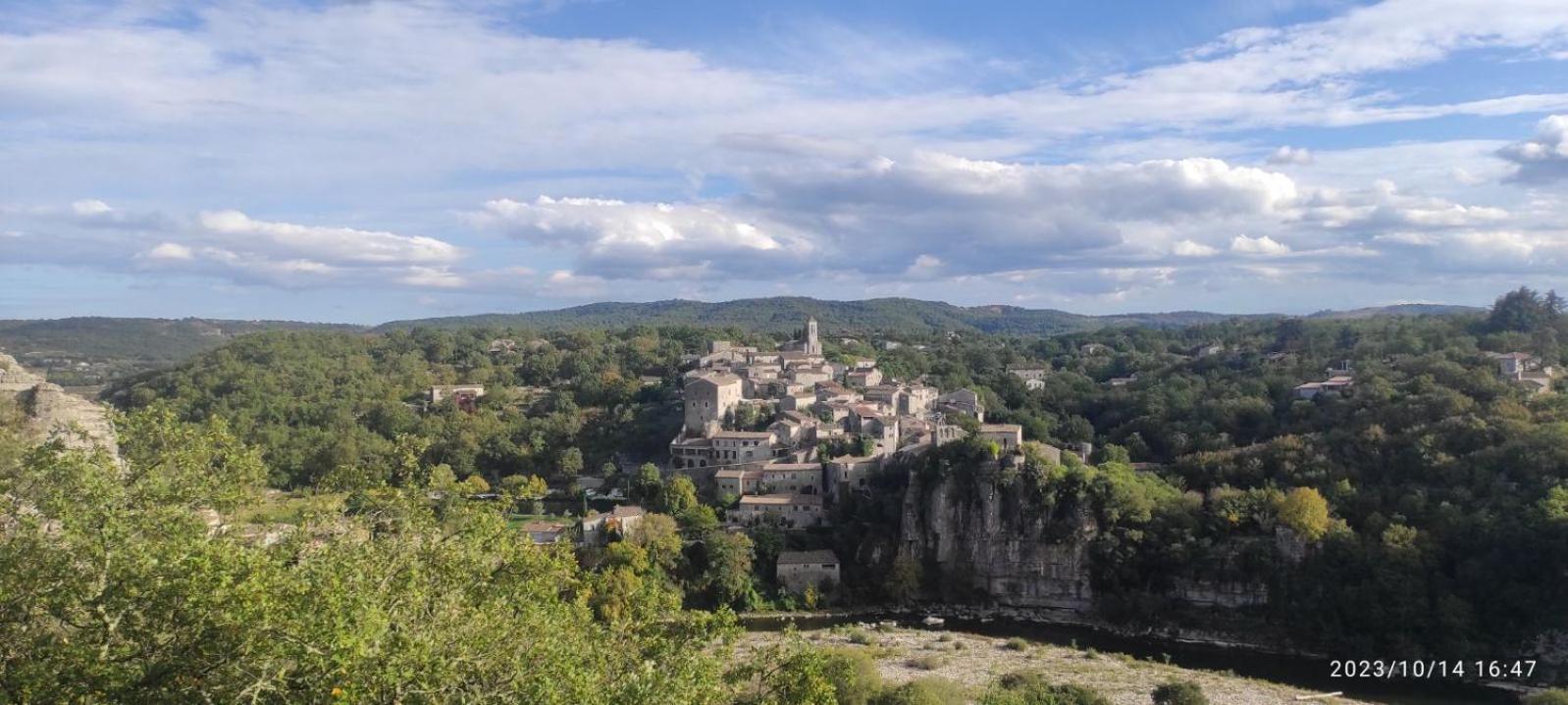 Maison Pierre Et Voute Au Coeur Du Village بالازوك المظهر الخارجي الصورة