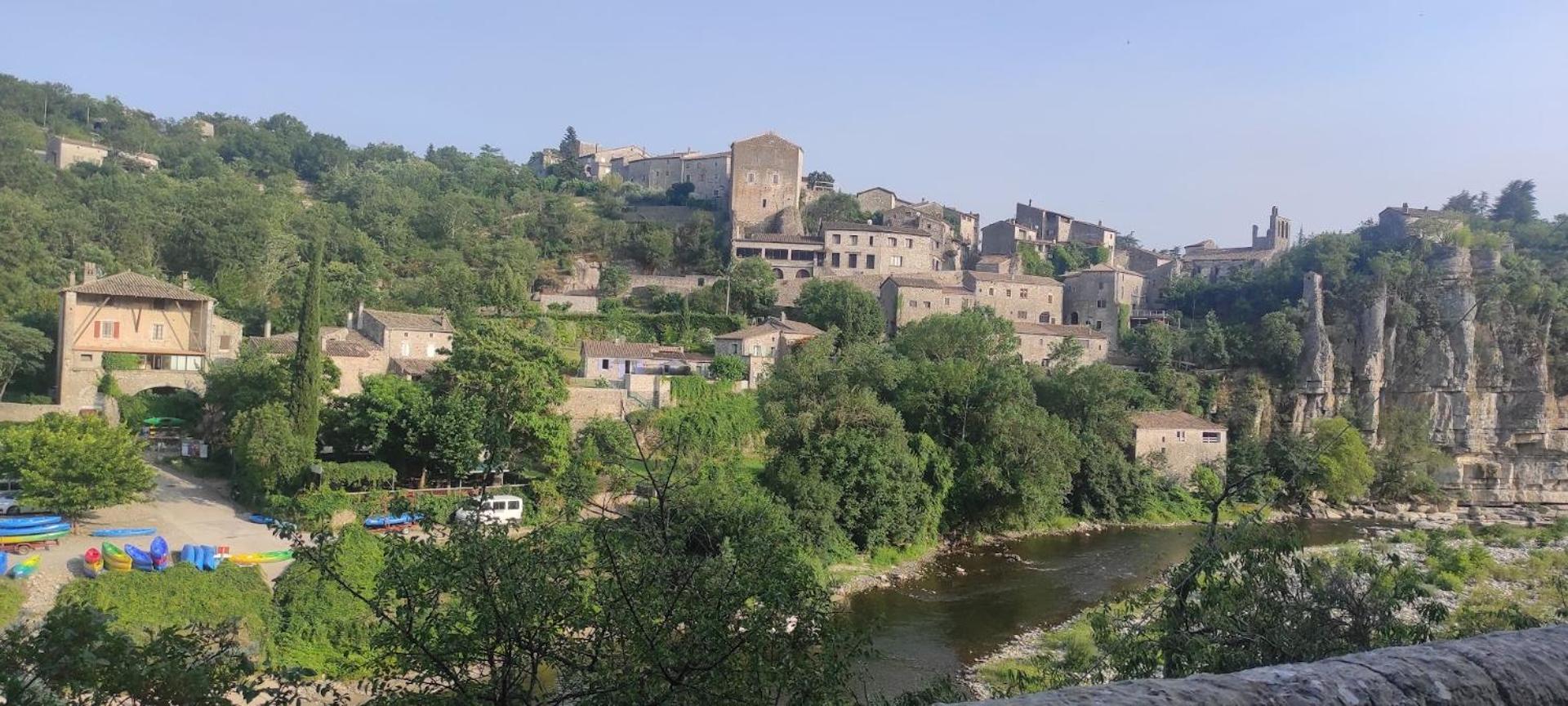Maison Pierre Et Voute Au Coeur Du Village بالازوك المظهر الخارجي الصورة