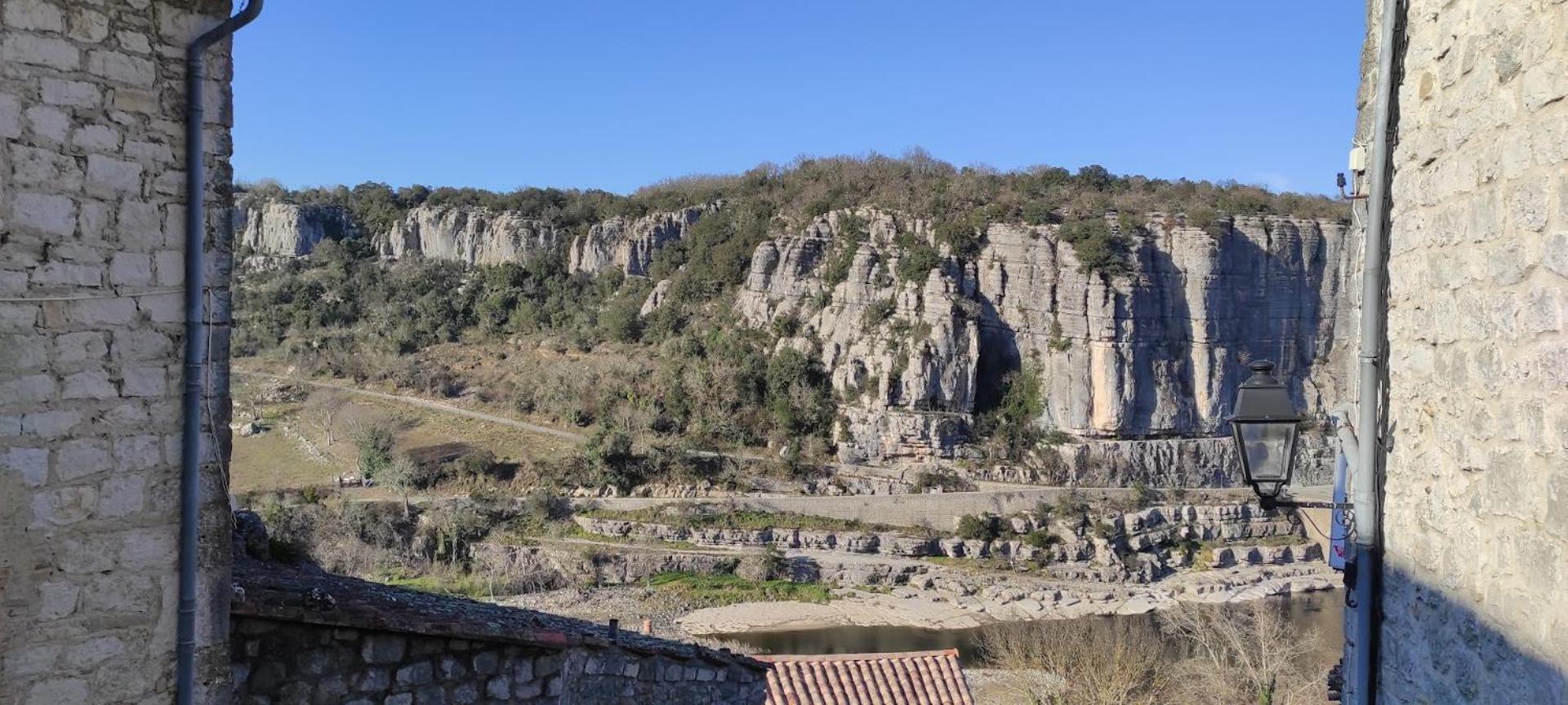 Maison Pierre Et Voute Au Coeur Du Village بالازوك المظهر الخارجي الصورة